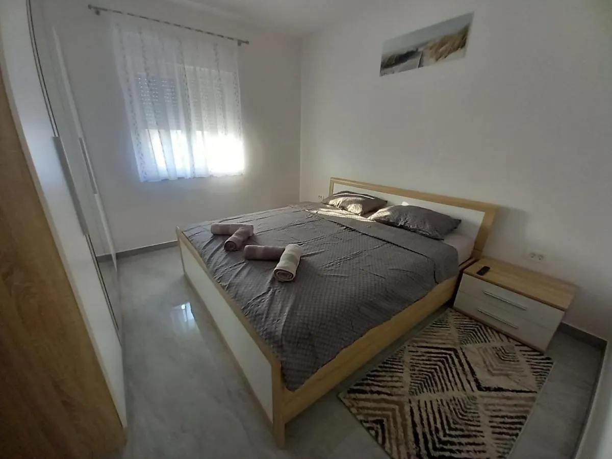 Apartment Valmar Vir 0*,