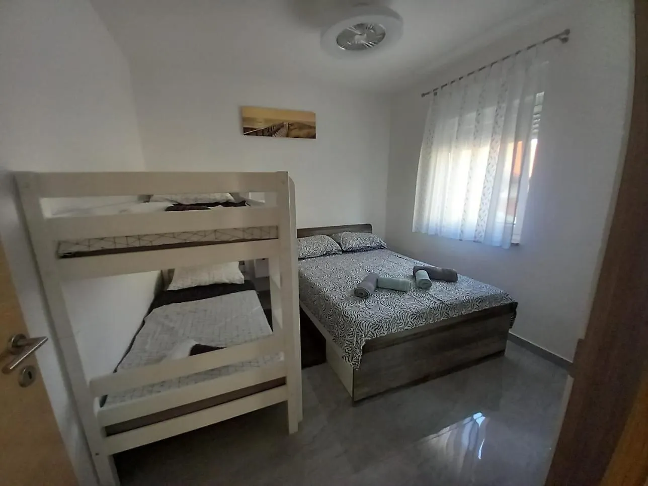 Apartment Valmar Vir